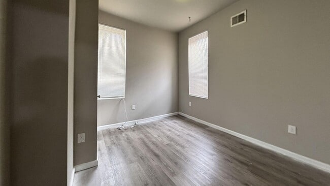 Photo - Modern 3-Bedroom Rental with Stainless Ste...