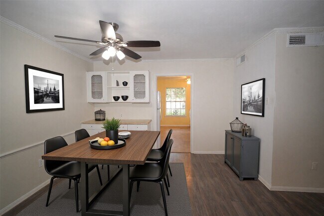 7600 Burgoyne Rd Unit 250