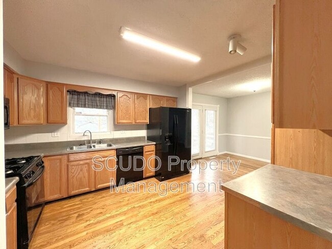 Building Photo - 1211 SE 4th Terrace