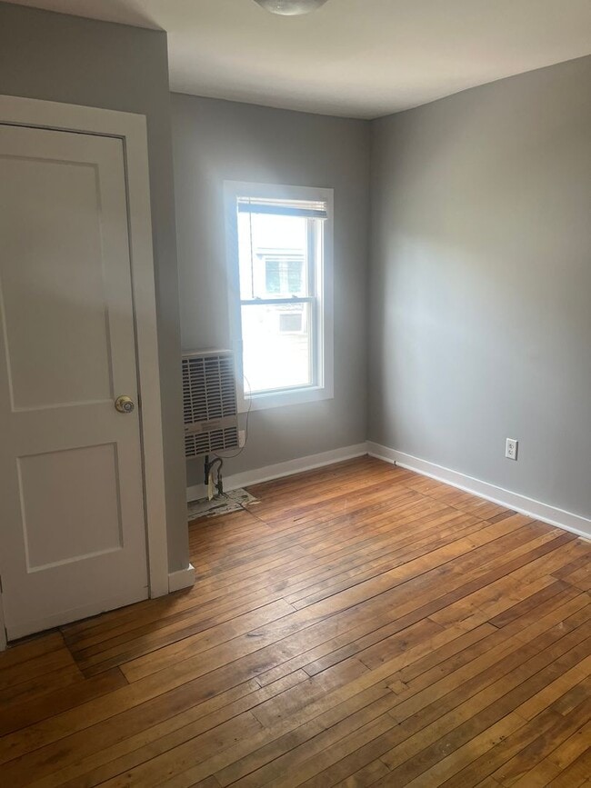 Photo - 137 N Winooski Ave Unit 137 North Winooski Ave. #1