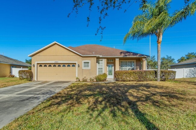 Building Photo - Grand Island Ridge! 3/2 with Split Floorplan and Fenced Backyard