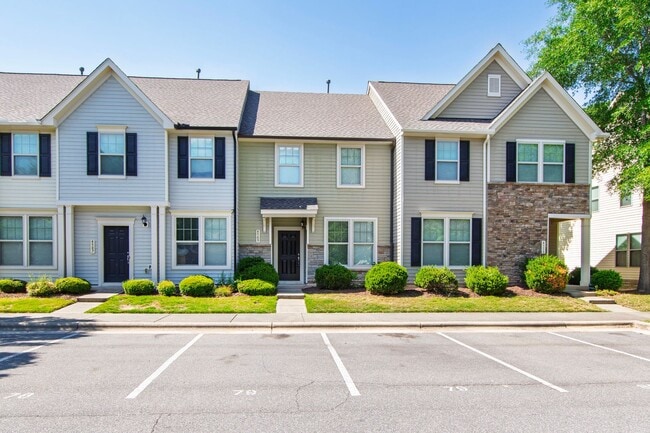 Building Photo - Charming & Freshly Updated 3BR Townhome in Shearon Farms!