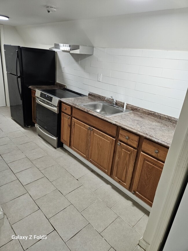 Photo - 424 Leslie St Unit 3