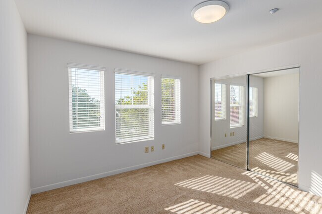 1BR, 1BA - 682SF - Bedroom