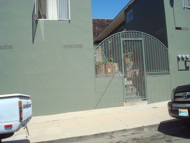 Building Photo - 1233-1235 29th St/2903-2906 A St Unit 1235
