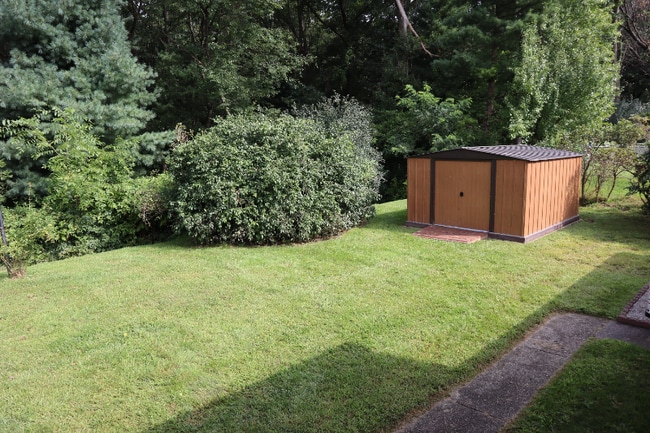 Photo - 275 Viking Dr