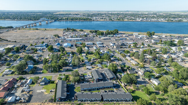 The Towns on Entiat - The Towns on Entiat Apartments