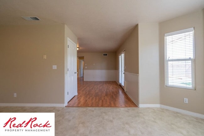 5 Bedroom Pet Friendly Home! - 5 Bedroom Pet Friendly Home!