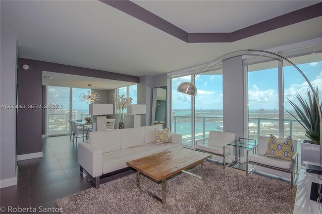 Building Photo - 244 Biscayne Blvd Unit 3902