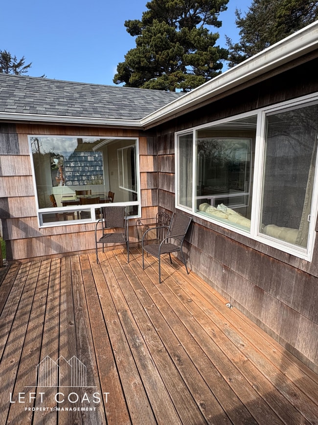 Photo - 1534 NE Lee Pl