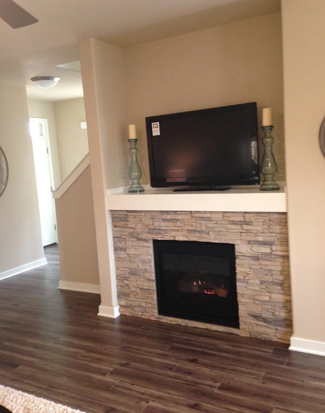 Photo - Beautiful 3 Bed/2.5 Bath Townhome in Great Location - Vail Lane