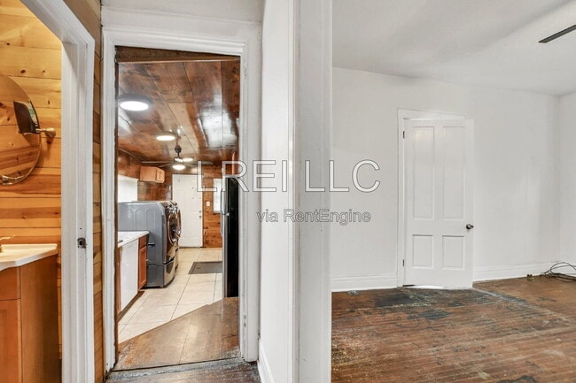 Photo - 1371 Olive St
