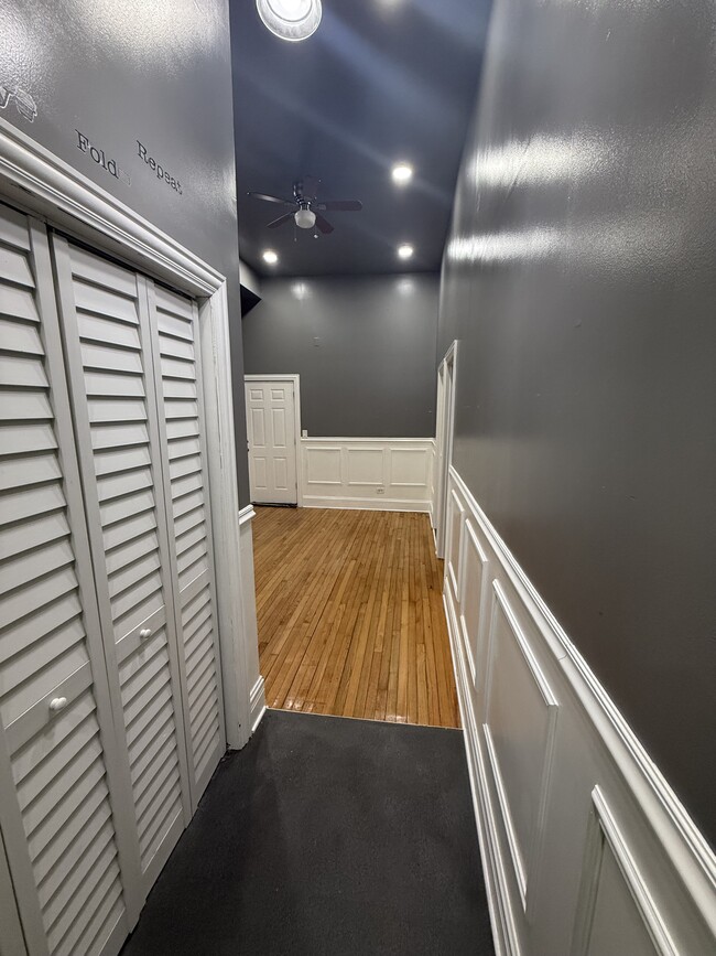 Photo - 1312 W 51st St Unit 1N