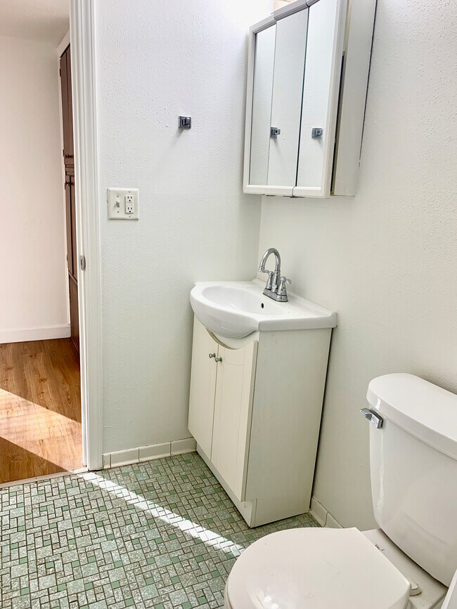 Photo - 1110 Doreen Ave Unit 1