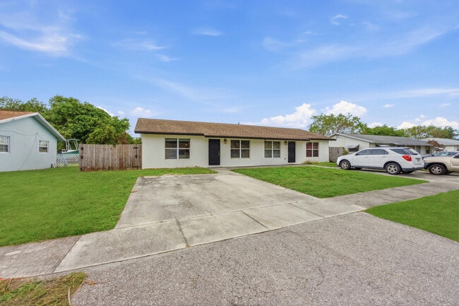 Photo - 3847 Roan Ct E