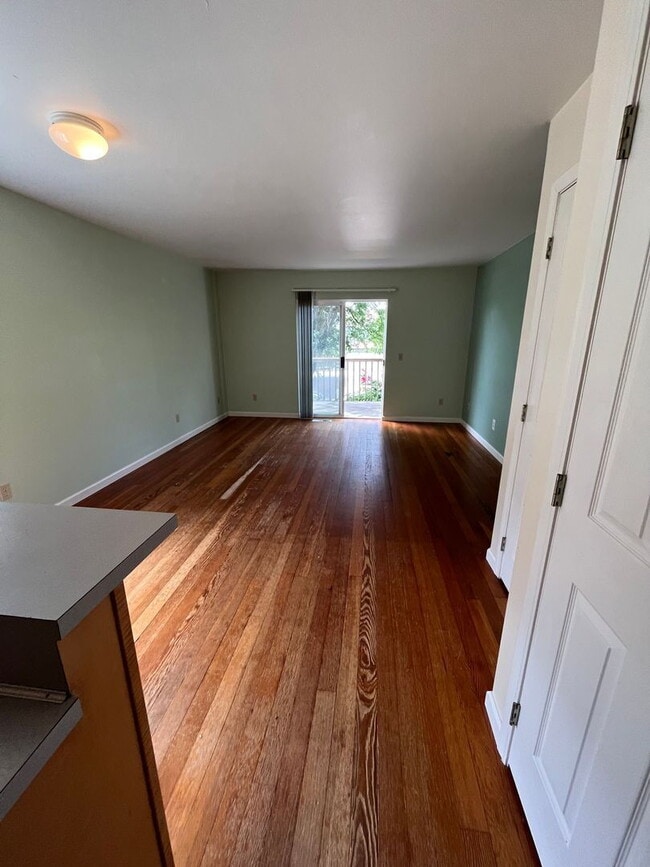 Photo - 3-Bedroom Townhome Minutes from Barkley Village, I-5 and Whole Foods