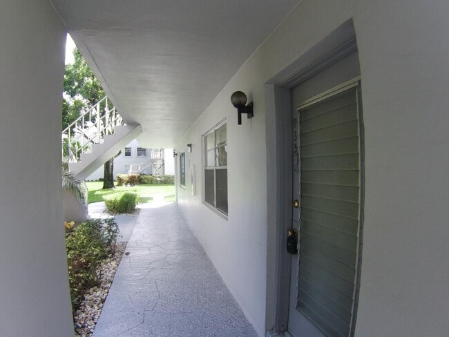 Building Photo - 935 Flanders T Rental