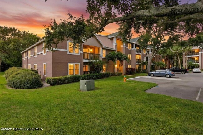 Building Photo - 7667 N Wickham Rd Unit 118 Rental