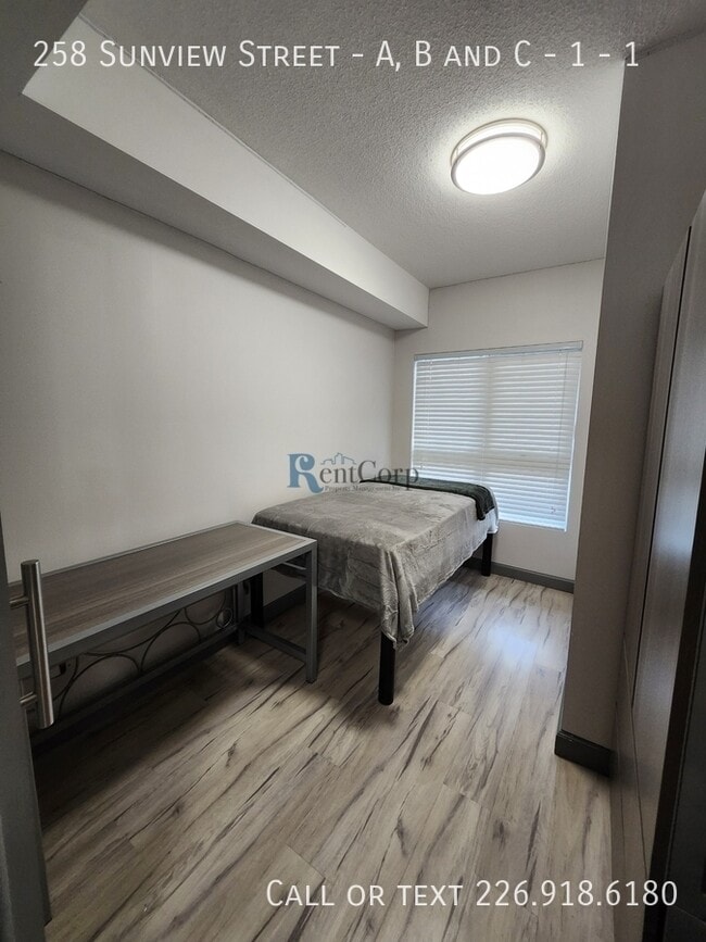 Photo - 258 Sunview St
