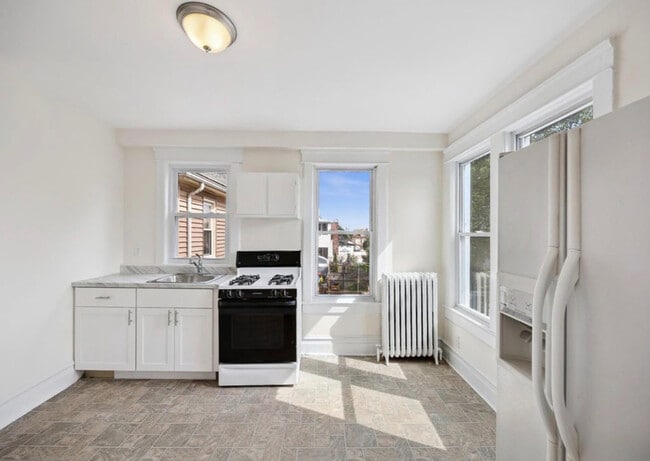 Photo - 1639 Hone Ave
