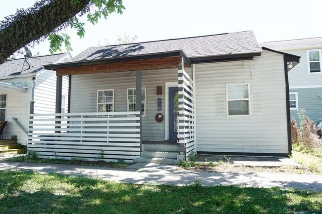 Building Photo - 504 Brunswick St