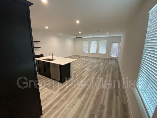 Photo - 3125 Crown Gate Dr