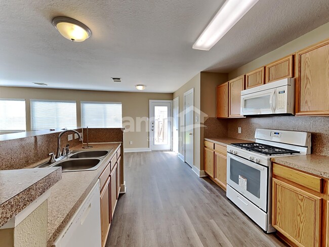 Photo - 802 Dragonfly Dr