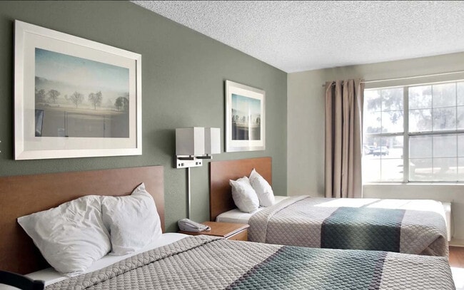 Emerald Suites Dunlap