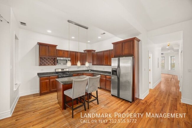 Photo - 4856 S Prairie Ave Unit 2