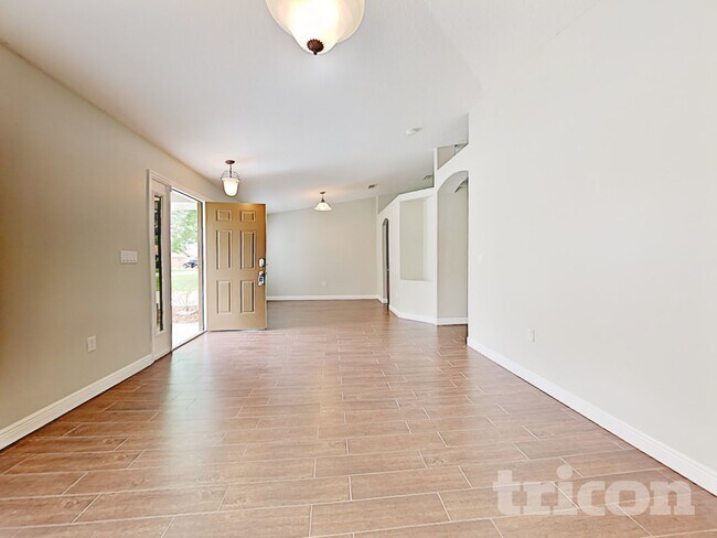 Photo - 2020 Nobleton Ave