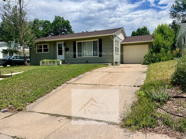 Photo - 1437 Howard Ave