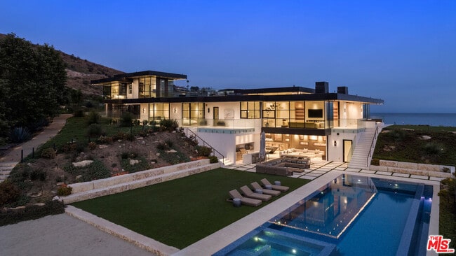 Photo - 5012 Carbon Beach Terrace