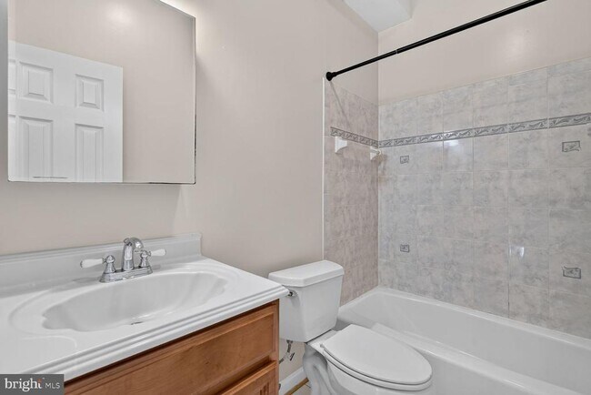 Photo - 541 Florida Ave NW Unit B