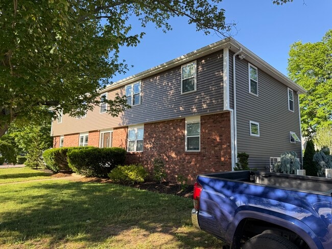 James Apt - James Apt Unit 2