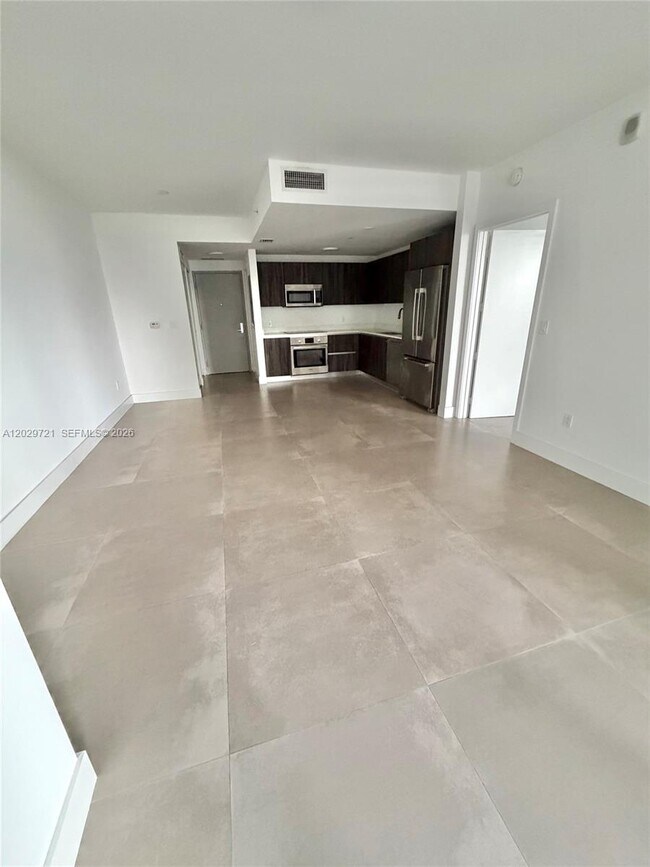 Photo - 488 NE 18th St Unidad 705