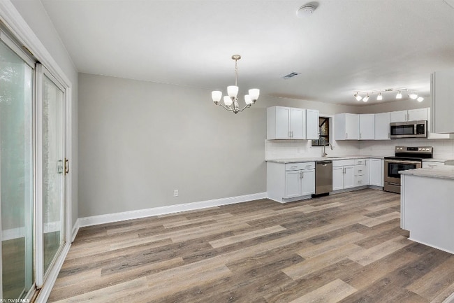 Photo - 109 Kingswood Dr