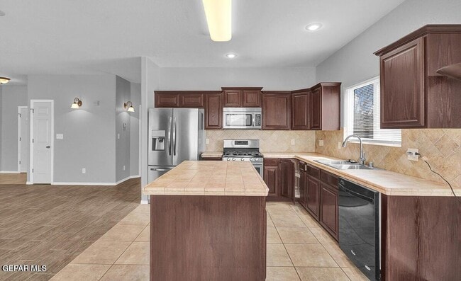 Photo - 6825 Steffers Ln