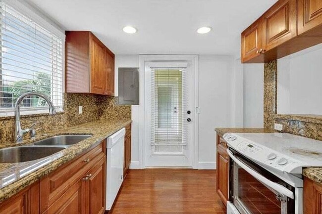 Photo - 45 SE 7th Ave Unidad 6