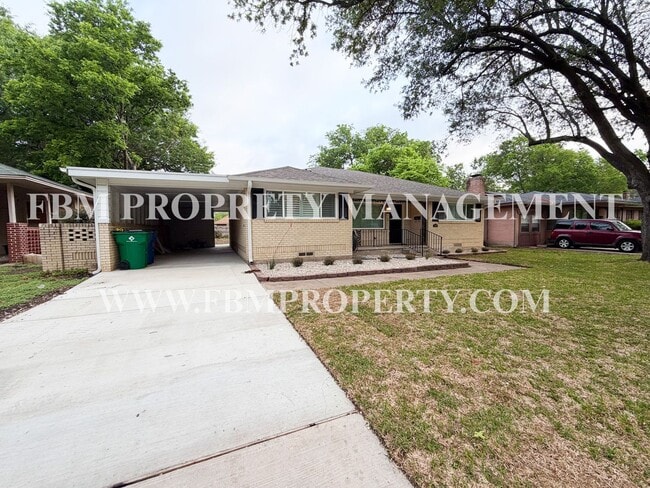 Building Photo - 113 Monticello Dr