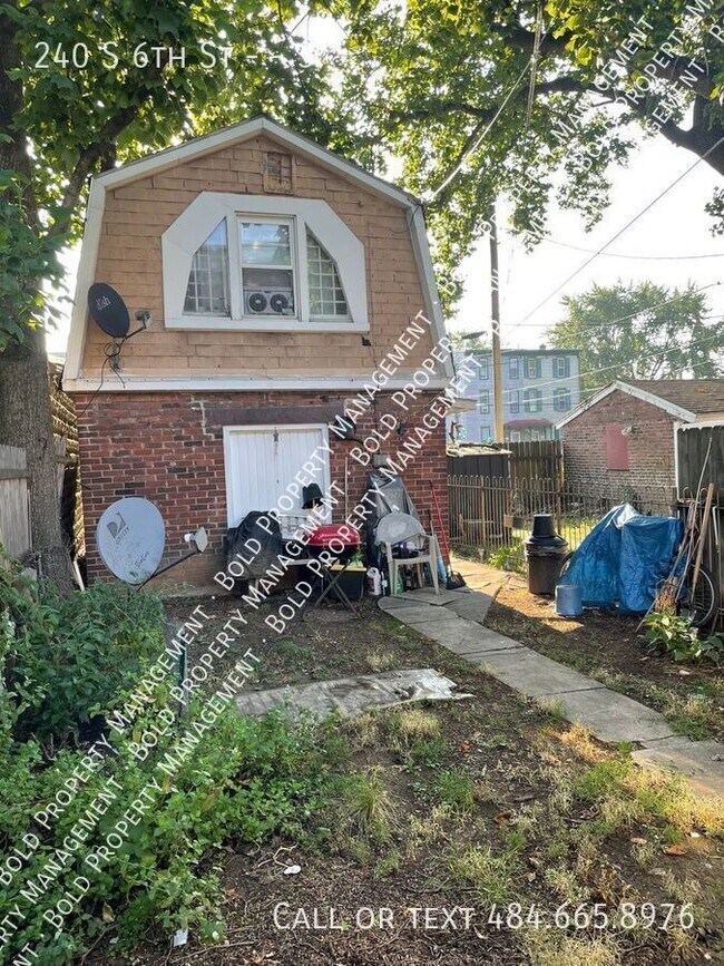 Photo - 240 S 6th St Unit 3