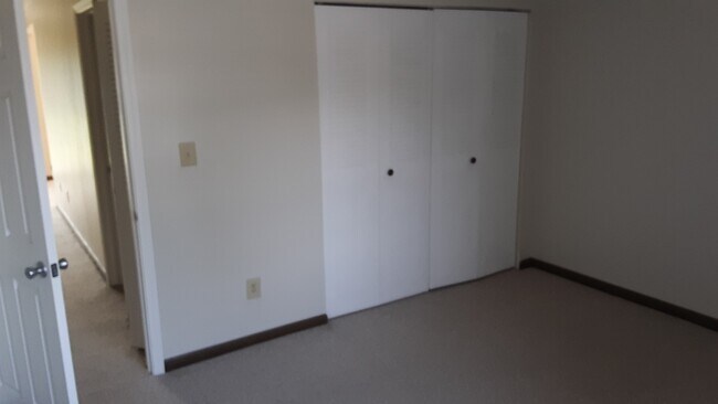 Bedroom - 20 Old Boorne Dr