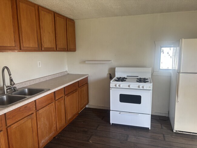 Photo - 527 9th St SW