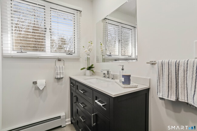 Photo - 28 Fillow St