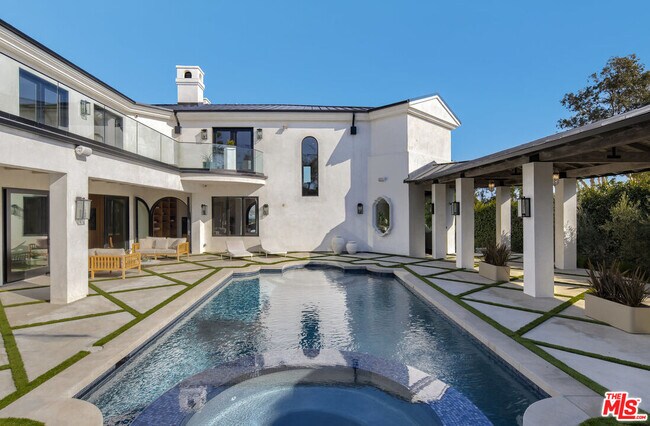 Photo - 7052 Dume Dr