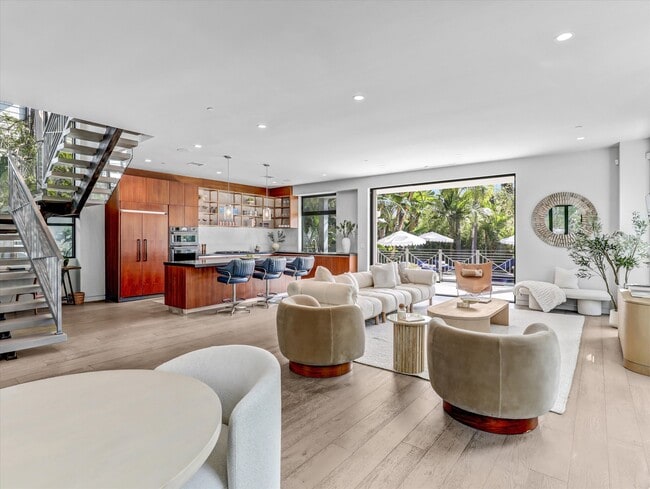 Photo - 1724 N Sierra Bonita Ave