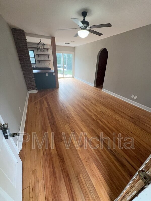 Photo - 608 N Parkwood Ln