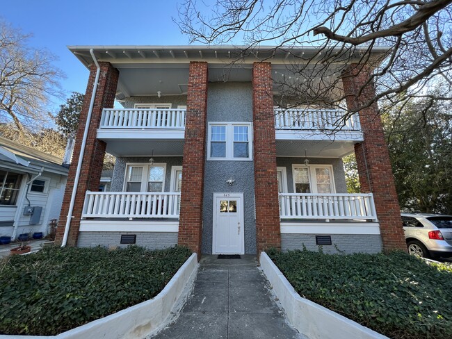 Building Photo - 625 Delaware Ave Unit 2