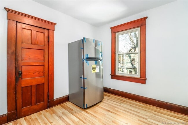 Photo - 130 Wellsville Ave Unidad 2