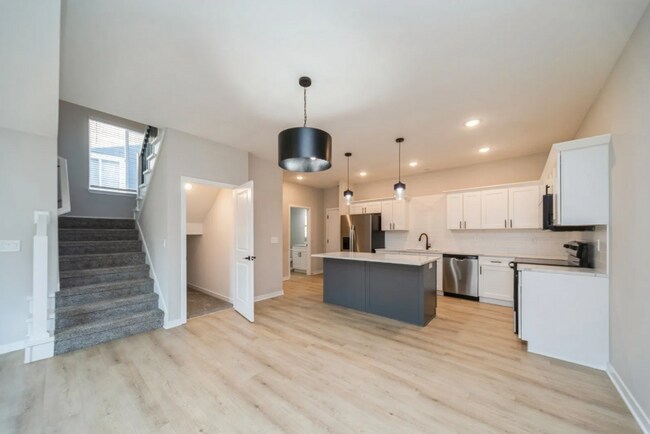 Photo - 1012 Maple St