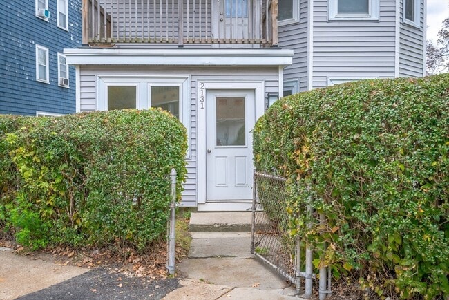 2131 Dorchester Ave